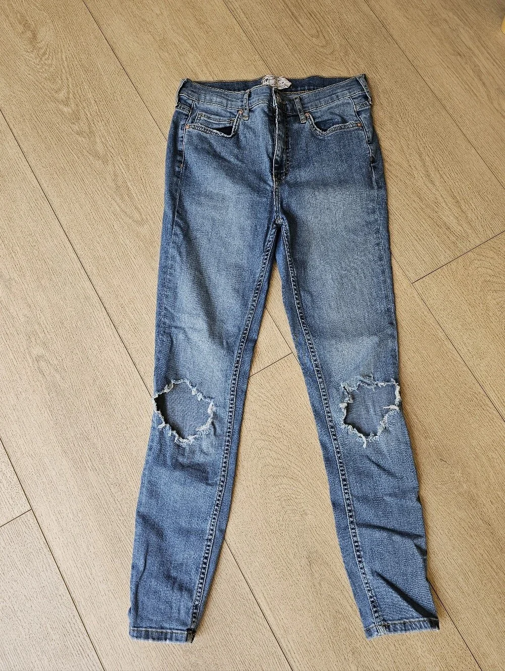 Free People Busted Knee Skinny Jeans 28